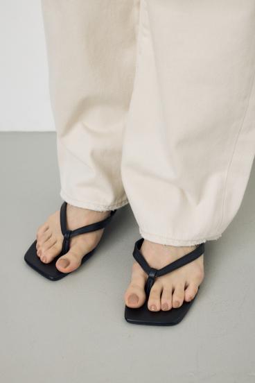 トングミュールサンダル