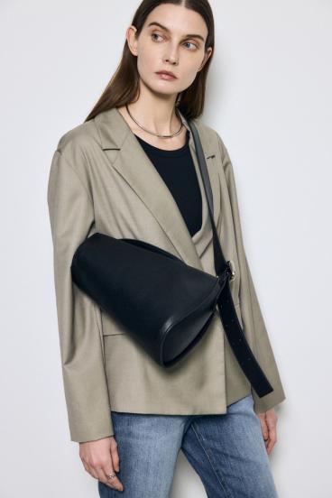 フェイクレザークロスボディバッグ