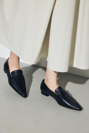 ポインテッドトゥローファー 詳細画像