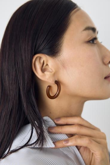 アクリルフープピアス