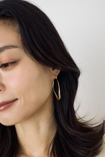 オーバルフープピアス