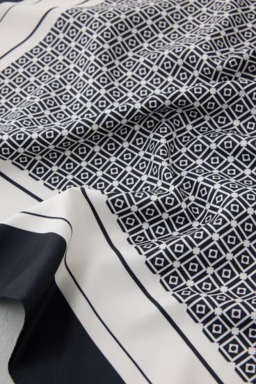 幾何柄スカーフ 詳細画像