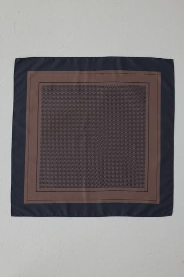 幾何柄スカーフ