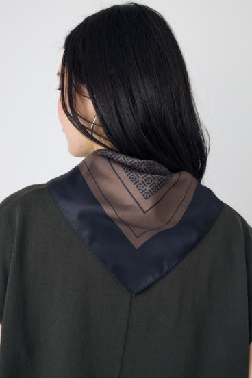 幾何柄スカーフ 詳細画像
