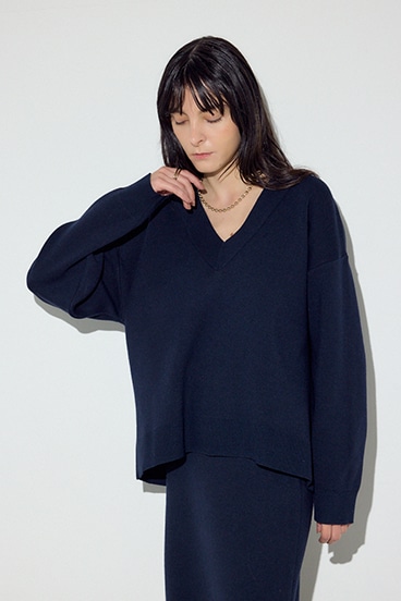 スウェットライクVネックニット 詳細画像