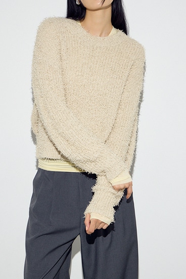 カールヤーンクルーネックニット