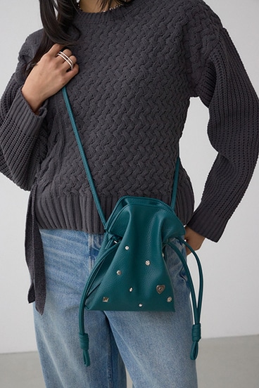 モチーフスタッズドローストリングバッグ