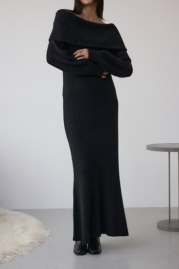オフショルロングニットワンピース