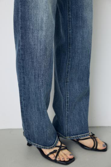 【WEB限定】AZUL DENIM センタープレスストレートデニム ショート丈 詳細画像