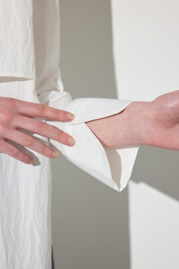 【SS先行アイテム】レイヤードバンドカラーシャツ 詳細画像