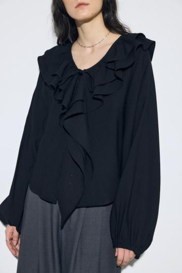 ラッフルロングスリーブブラウス