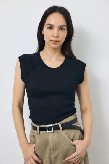 カップ付きノースリーブトップス