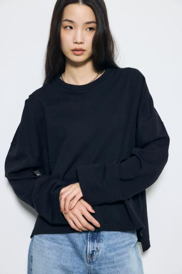 スリットヘムルーズプルオーバー