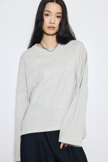 スリットヘムルーズプルオーバー