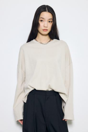 スリットヘムルーズプルオーバー