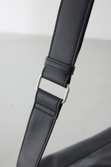 合皮ショルダーバッグ 詳細画像