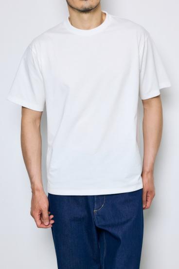 立体シルエットトップス