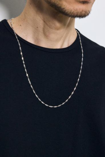 チェーンネックレス