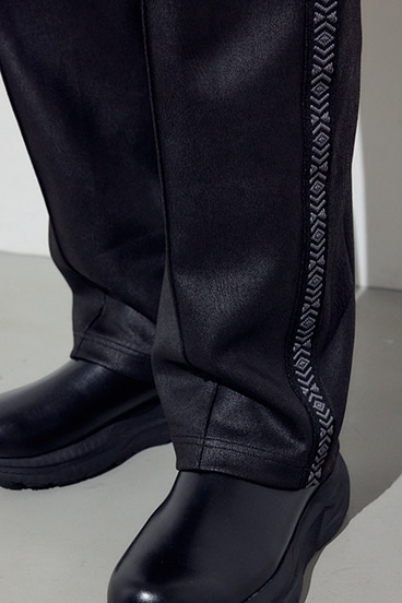 フェイクレザーラインパンツ 詳細画像