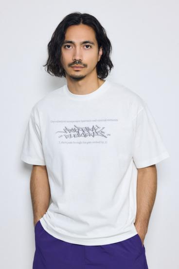 エンブロイダリーロゴTシャツ