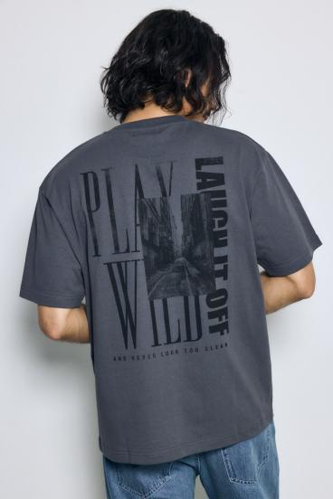 バーティカルグラフィックTシャツ