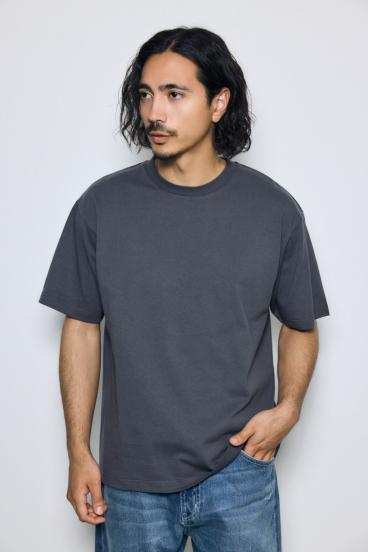 バーティカルグラフィックTシャツ