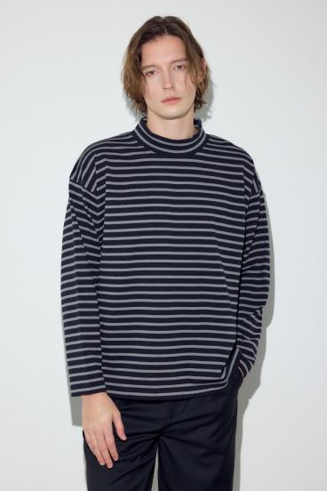 ボーダー長袖トップス