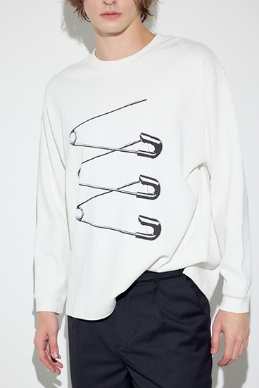 【SS先行アイテム】SAFETY PIN長袖Tシャツ