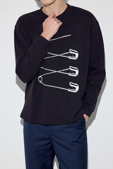 【SS先行アイテム】SAFETY PIN長袖Tシャツ