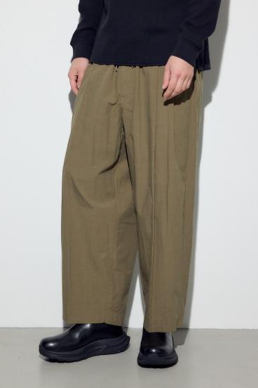 パラシュートパンツ