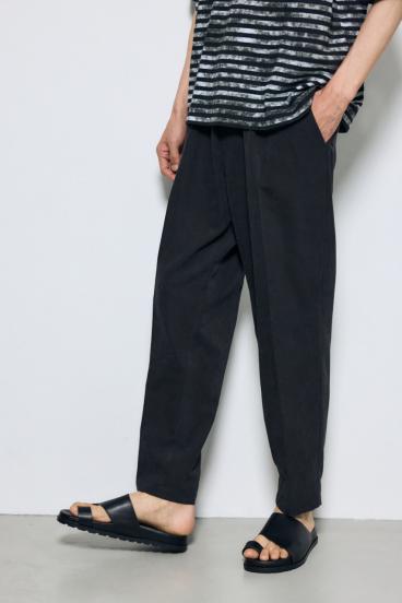 接触冷感フェイクスエードスリムパンツ