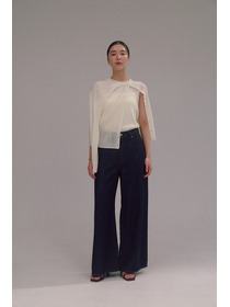 LOOKBOOK Styled for the season. #03