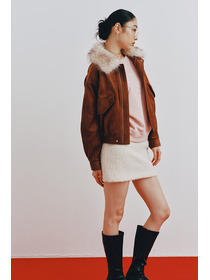 THE &rdquo;IT&rdquo; BLOUSON.　LOOK 3