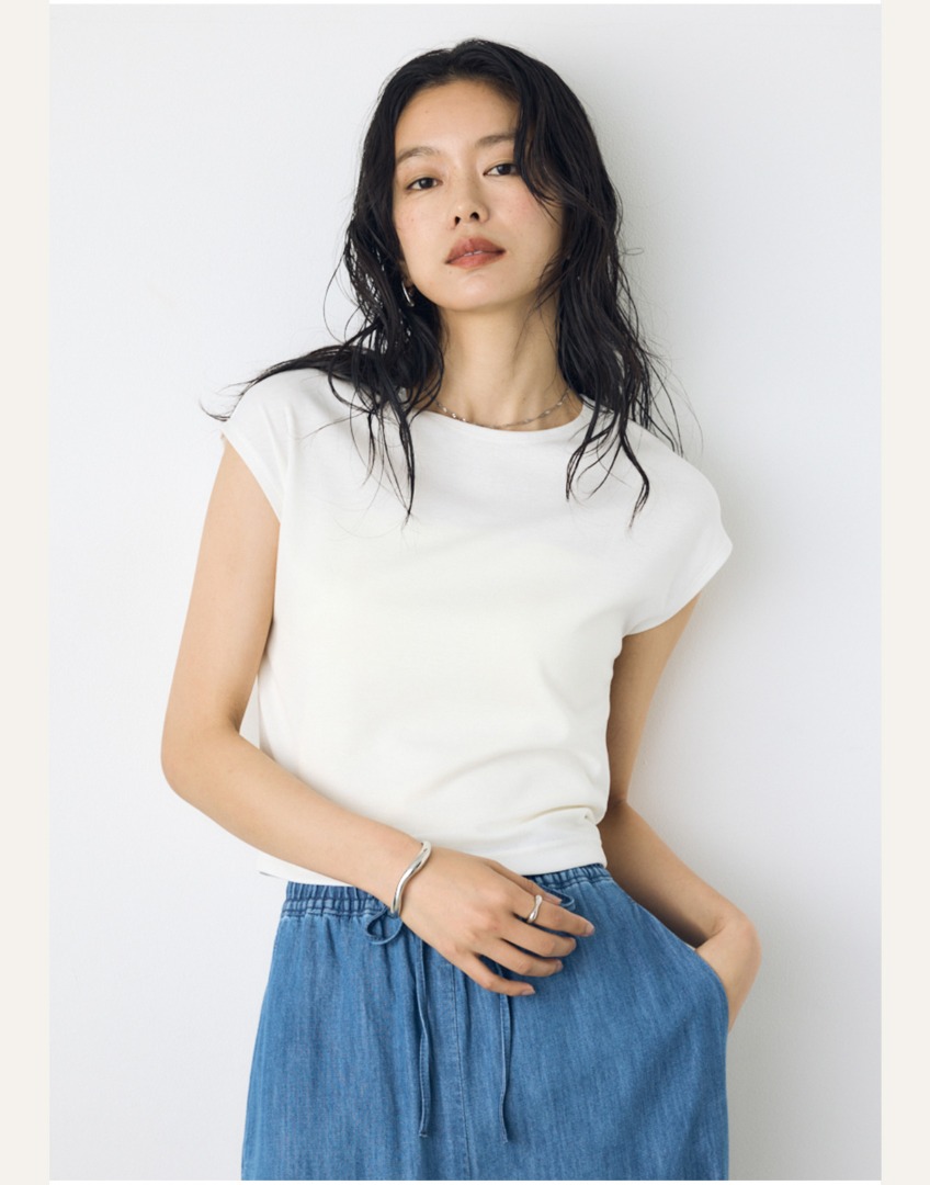 クロップドTEE